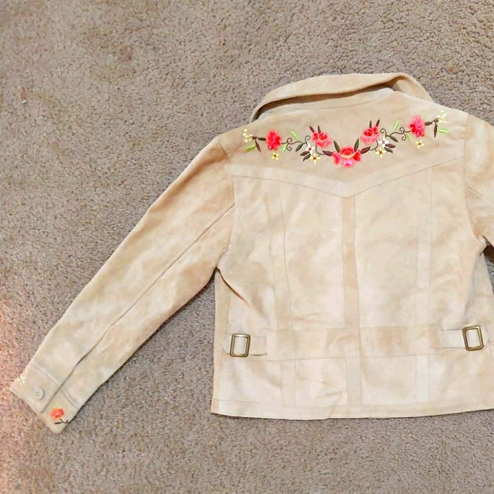 Girls gap letter jacketwith flowers 💐 💐.